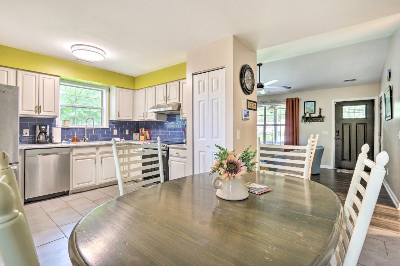 Peaceful Beaufort Home With Front Porch And Grill 外观 照片