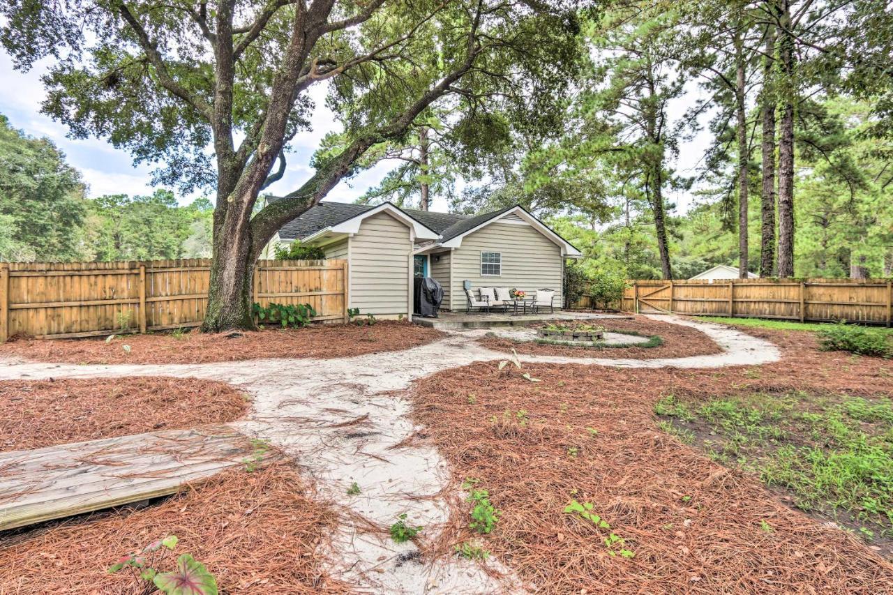 Peaceful Beaufort Home With Front Porch And Grill 外观 照片