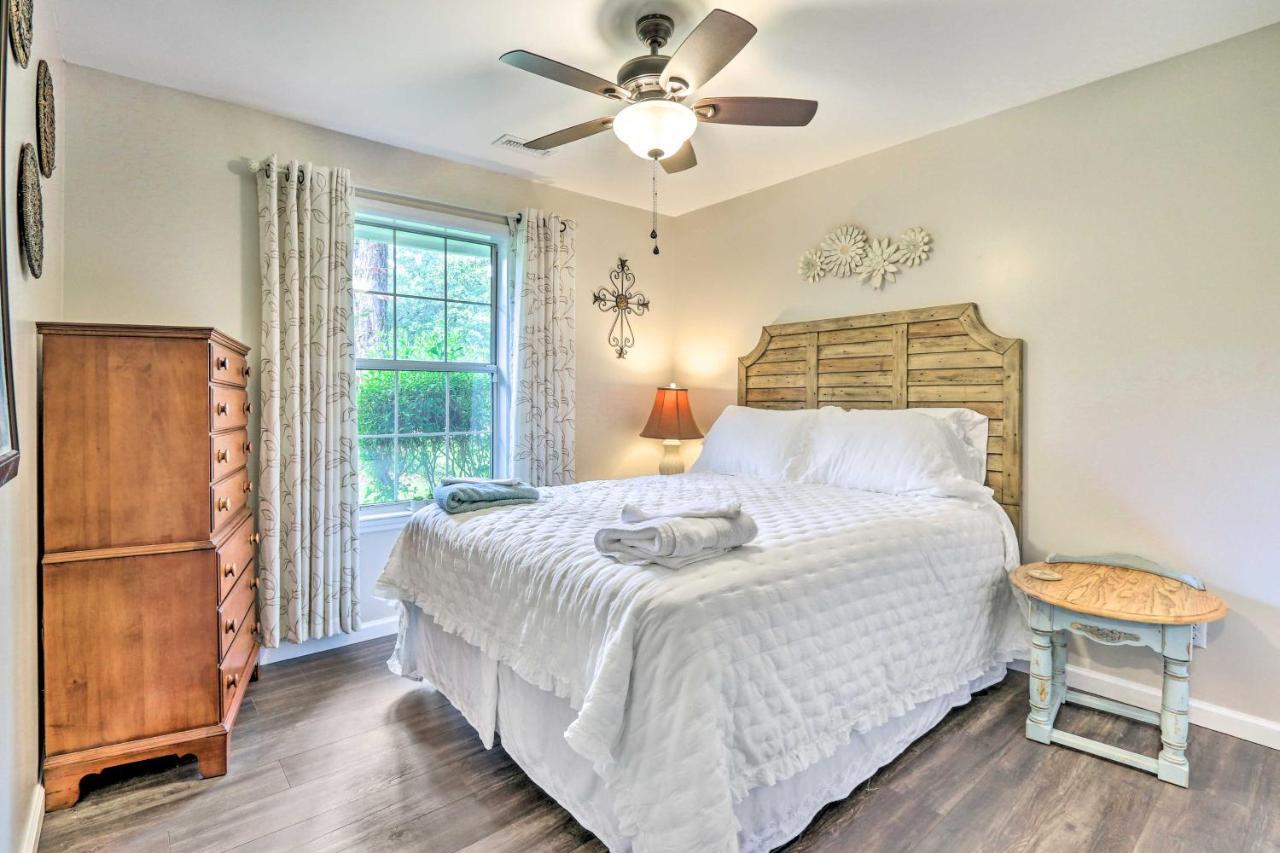 Peaceful Beaufort Home With Front Porch And Grill 外观 照片