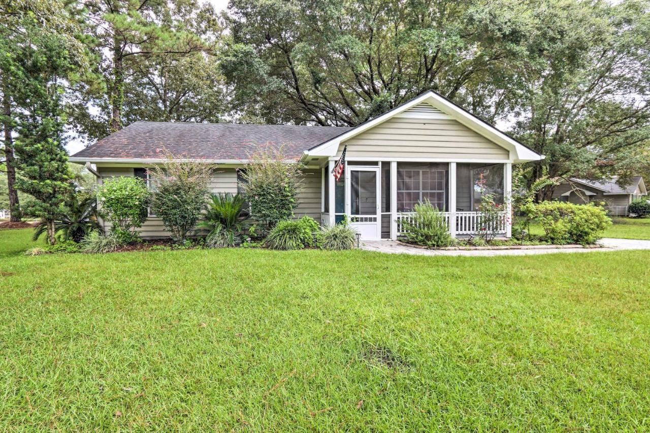 Peaceful Beaufort Home With Front Porch And Grill 外观 照片