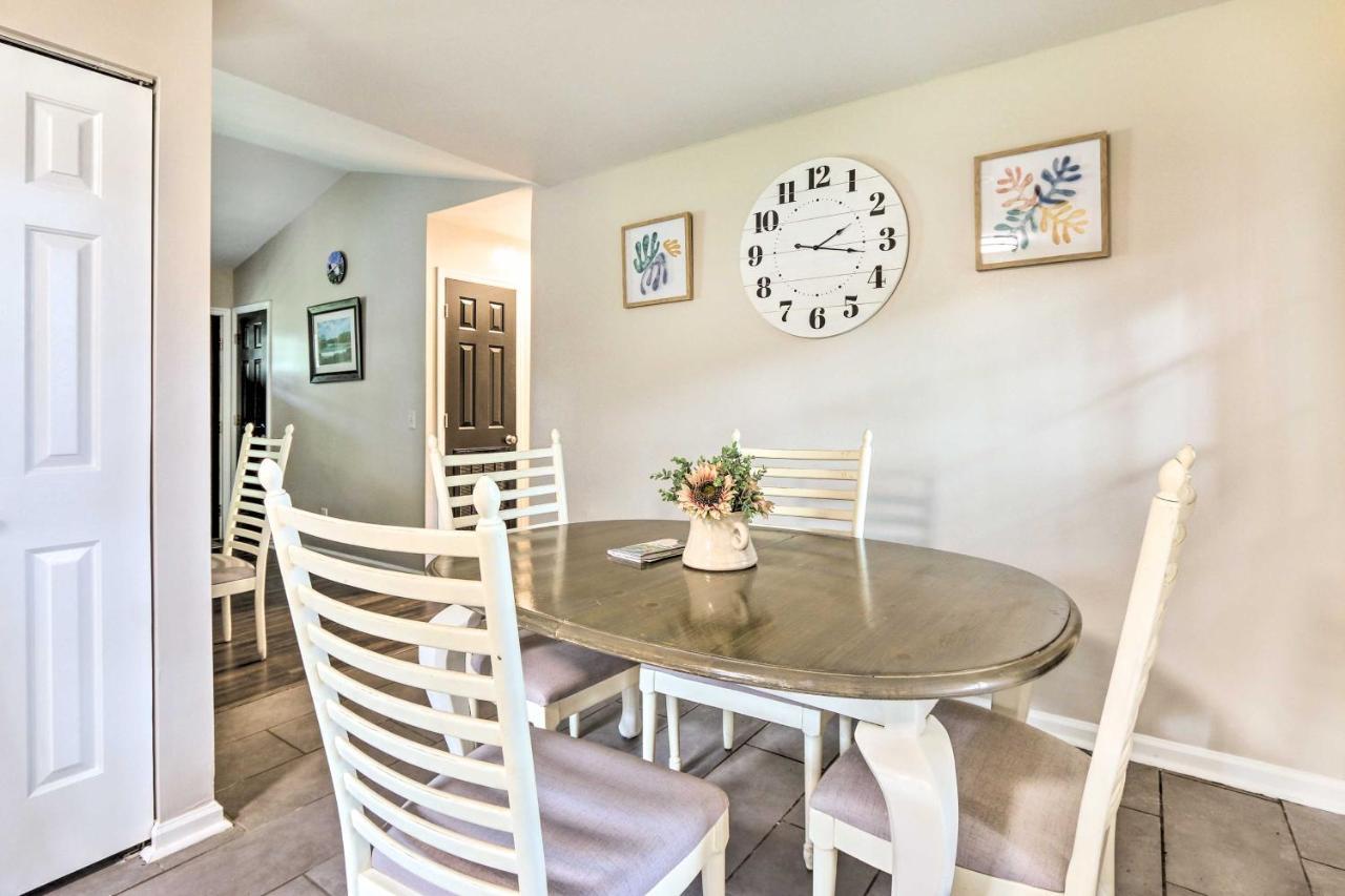 Peaceful Beaufort Home With Front Porch And Grill 外观 照片