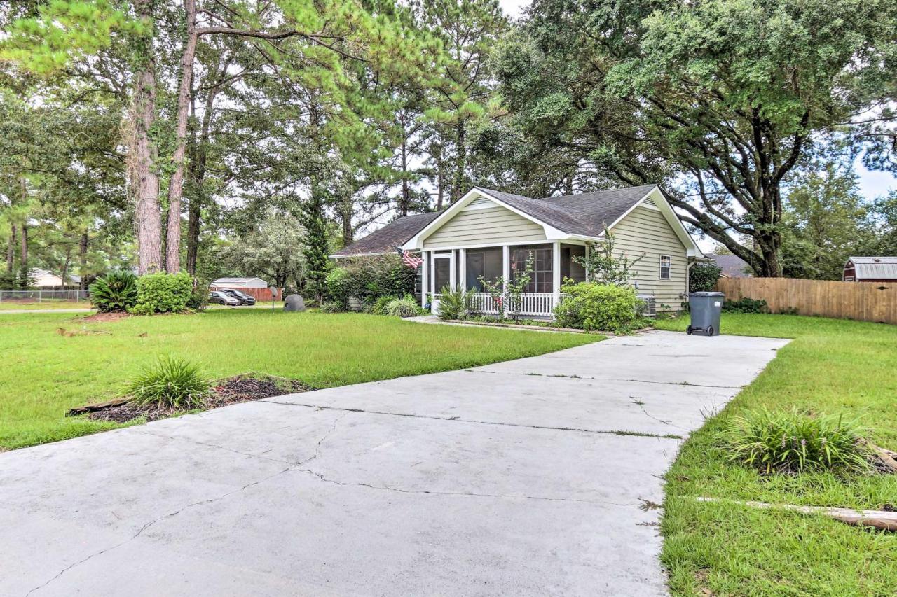 Peaceful Beaufort Home With Front Porch And Grill 外观 照片